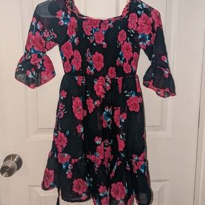 Girls dress size M / 7